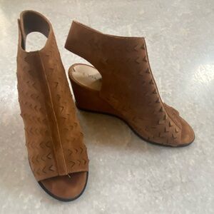 Women’s Brown Suede Open-Toe Wedge Sandals